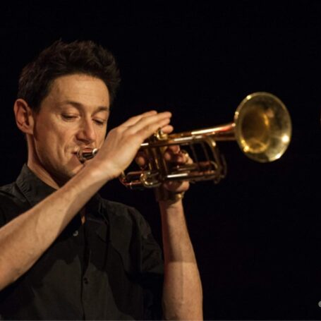 Pierre MILLET joue de la trompette